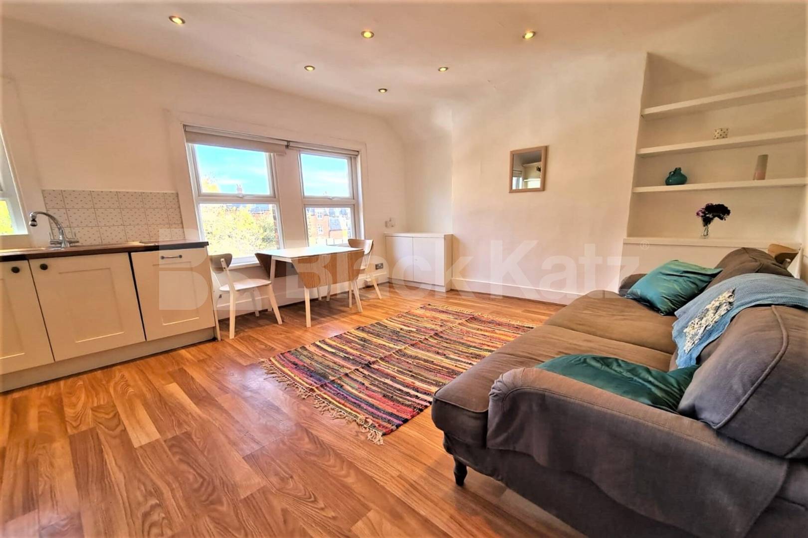 Top floor modern 1 bedroom property only a short walk away from Archway Station  Archway Road, Archway